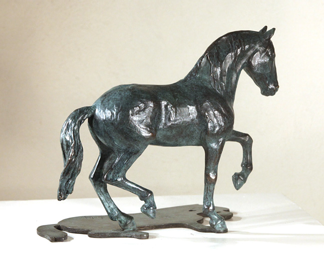 lusitanien au piaffer bronze